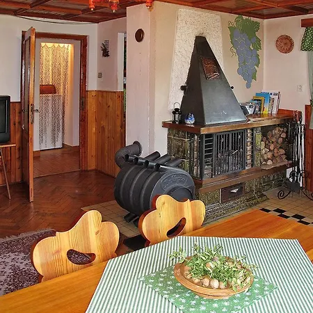Semesterbostad Haus Mila *